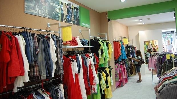 Dos tiendas de Madrid venden 300 vestidos de novia 10 euros