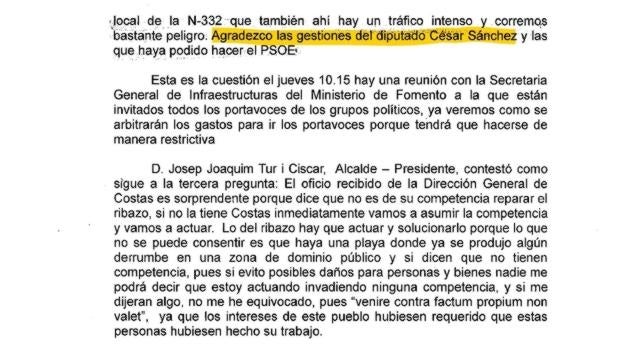 Copia del acta plenaria en la que el entonces alcalde agradece las gestiones por las obras en la carretera.