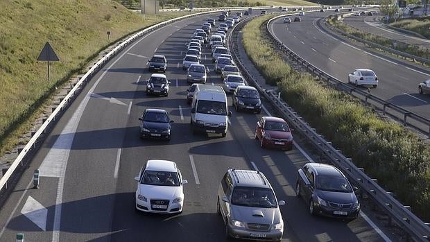 El fin de semana se cierra con seis personas fallecidas en las carreteras, uno de ellos ciclista