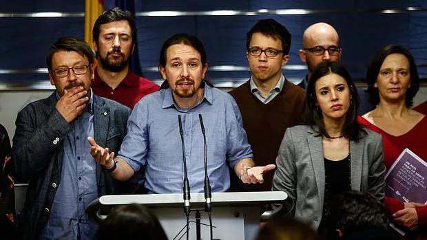 Pablo Iglesias, Ínigo Errejón y otros miembros de Podemos en el Congreso de los Diputados