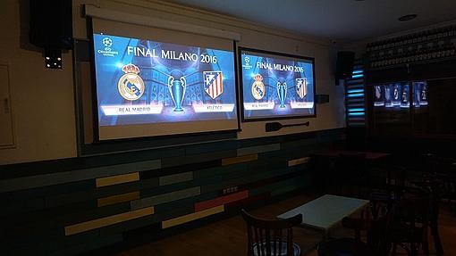 En el Café Blue Bar ya está todo listo para la final de la Champions