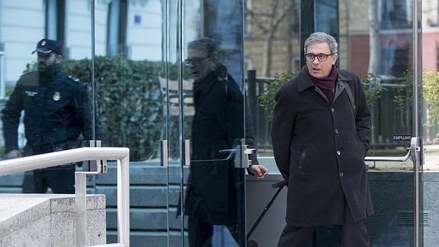 El juez investiga si los bancos pagaron a los Pujol por gestionar las nóminas de funcionarios de la Generalitat