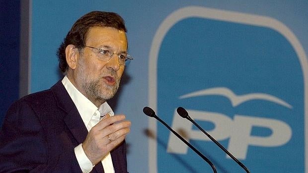 Rajoy a los que les atacan: «Que sepan unos que otros les están mojando la oreja»