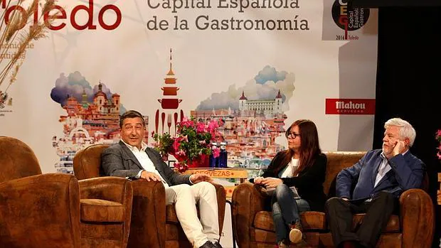 Joan Roca fue entrevistado por el crítico gastronómico de ABC Carlos Maribona y la periodista gastronómica Pilar Salas