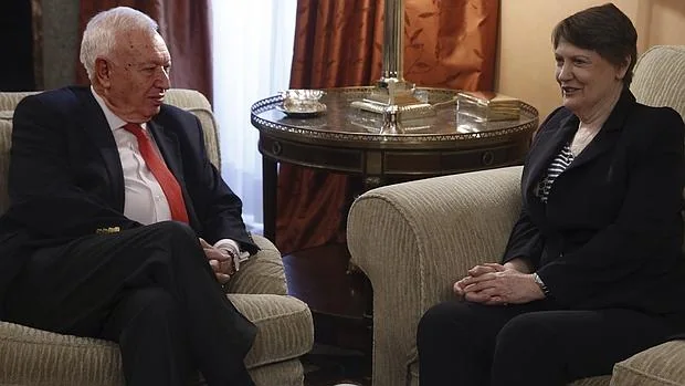 El ministro de Asuntos Exteriores y de Cooperación, José Manuel García-Margallo, durante la reunión que ha mantenido con la responsable de la Agencia para el Desarrollo de Naciones Unidas, Hellen Clark