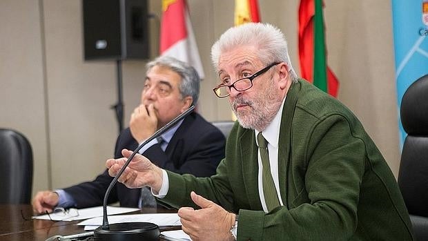 El jefe del Servicio Territorial de Sanidad de Zamora, Juan Emilio Antón, y el director general de Salud Pública, Agustín Álvarez Nogal