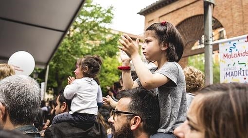 Familias en la plaza del Dos de Mayo en la pasada edición de Malakids