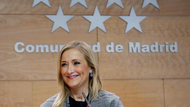 La presidenta de la Comunidad de Madrid, Cristina Cifuentes, durante la rueda de prensa posterior al Consejo de Gobierno