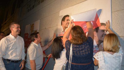 Pegada de carteles del PSOE