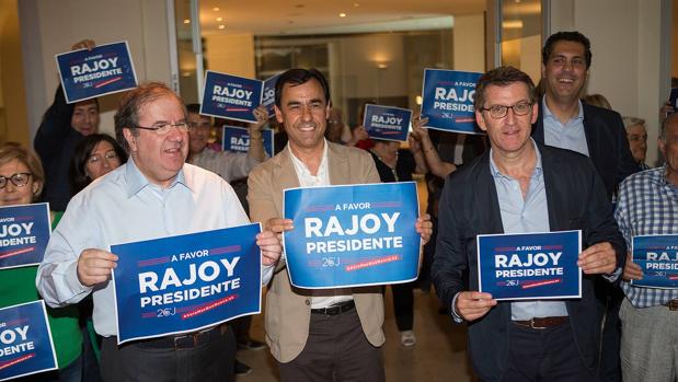 El vicesecretario de Organización del PP y presidente de los populares zamoranos, Fernando Martínez-Maíllo; el presidente del PP de Castilla y León, Juan Vicente Herrera, y el presidente del PP de Galicia, Alberto Núñez