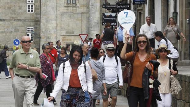El flujo de grupos de turistas en Santiago no deja de aumentar
