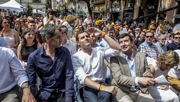 Imagen de Cantó, Rivera y Giner tomada el domingo en Valencia