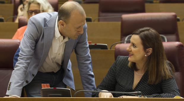 Imagen de Marí (Ciudadanos) y Catalá (PP) tomada este miércoles