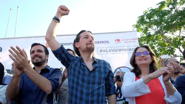 Pablo Iglesias junto a Alberto Garzón y Mónica Oltra