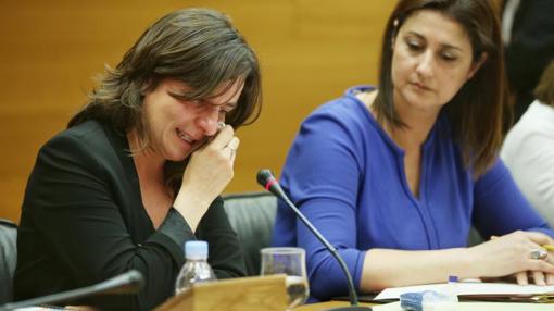 Beatriz Garrote, de la asociación de víctimas, emocionada durante su intervención