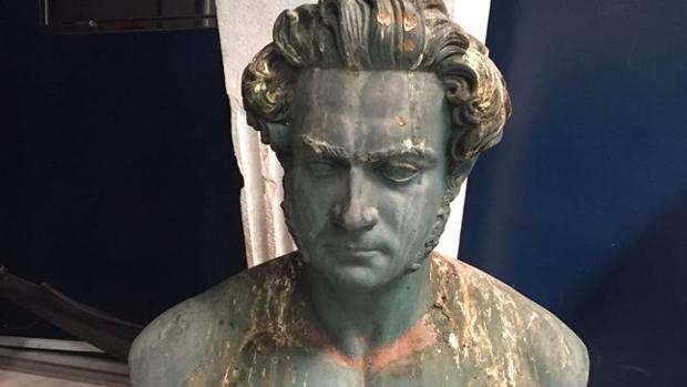 El busto de Joaquín Vizcaíno, Marqués Viudo de Pontejos