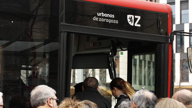 Imagen de archivo de un autobús urbano de Zaragoza