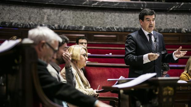 Fernando Giner, en el pleno del Ayuntamiento de Valencia