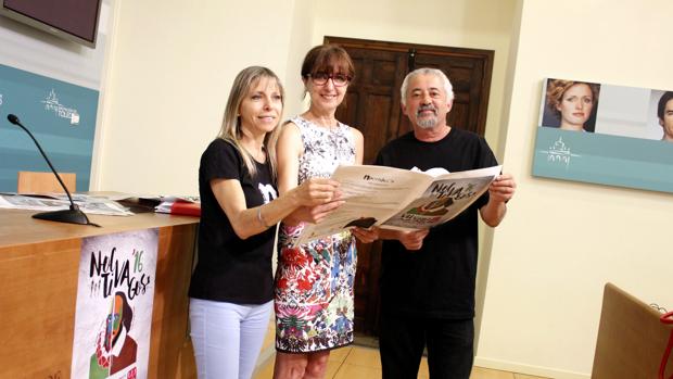 Claudia Flores, Ana María Gómez y Jesús Pino