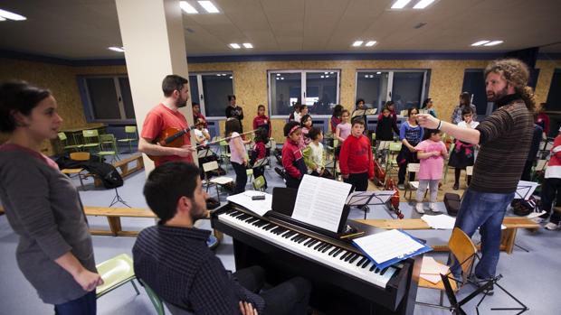 Ensayo de la orquesta In Crescendo