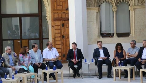 García-Page durante el desayuno con periodistas en el Palacio de Fuensalida