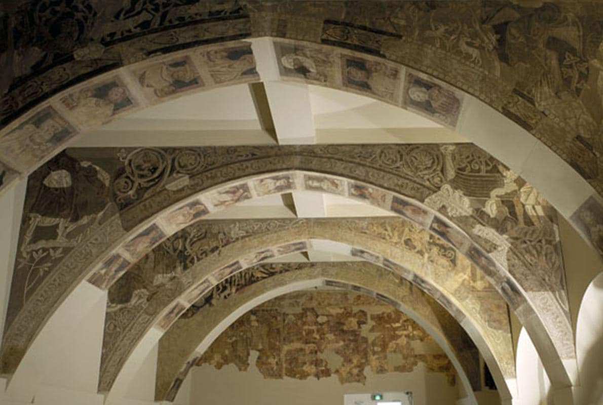 Pinturas murales del Monasterio de Sijena (Huesca) depositadas y exhibidas en el barcelonés MNAC