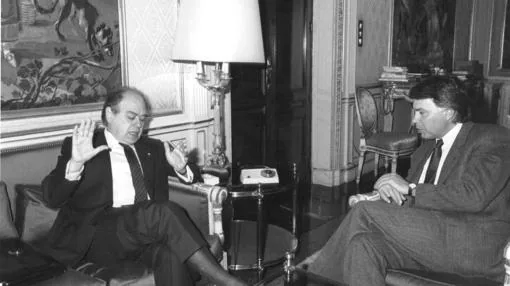 Pujol en el pacto de 1993 con Felipe González