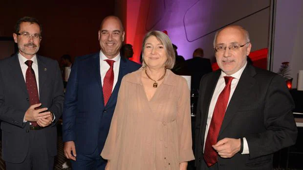 Carmen Riu, presidenta de RIU y, a su derecha, Antonio Morales, presidente de Gran Canaria