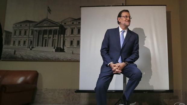 Mariano Rajoy se hace la foto oficial de la XII Legislatura