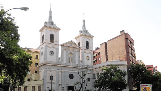 Santa Teresa y Santa Isabel: Un manual de santos en Chamberí