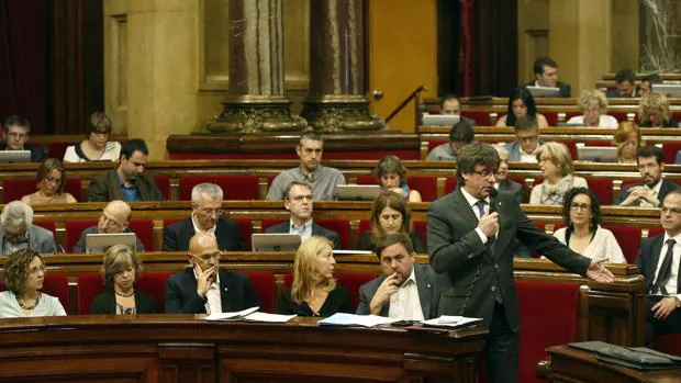 Carles Puigdemont, durante una de sus intervenciones en la sesión de control al Govern en el Parlamento catalán