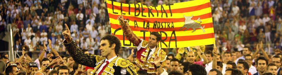 José Tomás y Serafín Marín, a hombros en la última tarde en la Monumental de Barcelona en 2011