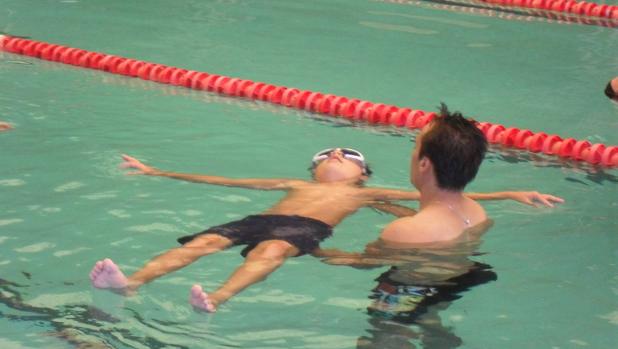 Se pondrán a disposición de los albaceteños más de 10.000 plazas de natación para niños