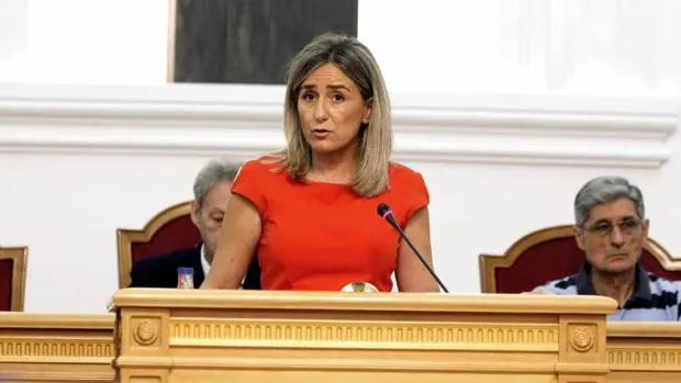 Milagros Tolón, alcaldesa de Toledo, este viernes durante el debate