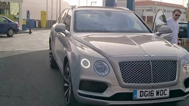 El Bentley Bentayga en Tejeda, Gran Canaria, esta semana, donde se ubica el Roque Bentayga