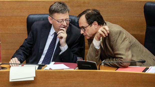 Ximo Puig y el conseller de Hacienda, Vicent Soler, en el pleno sobre financiación autonómica