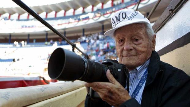 El fotógrafo alicantino Francisco Cano «Canito» sufre un infarto a los 103 años