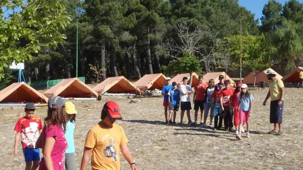 Niños en una actividad del campamento de verano de San Pedro de las Herrerías, en Zamora