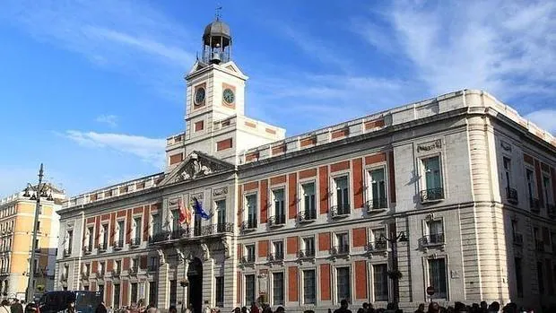 Real Casa de Correos, sede de la Comunidad de Madrid, en la Puerta del Sol