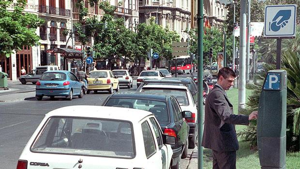 Imagen de archivo de un parquímetro de la ORA en Valencia