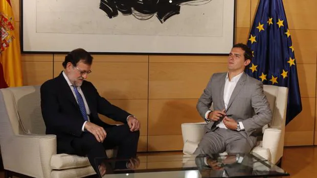 Rajoy y Rivera en el Congreso durante la última reunión mantenida entre ambos