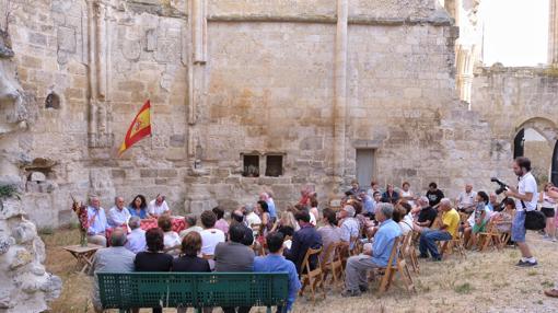 Las ruinas de Castrojeriz sirvieron de escenario para la presentación