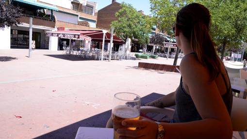 El Paseo García Lorca, en el Polígono de Toledo, vacío a mediodía.