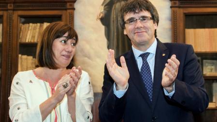 Francina Armengol, junto a Carles Puigdemont