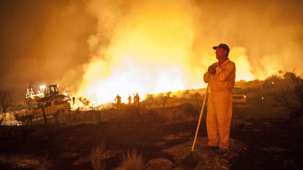 Incendio en la provincia de Orense, la que suma más fuegos activos este lunes