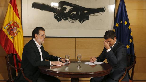 Rajoy y Rivera, en su último encuentro en el Congreso