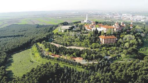 Vista aérea de la ermita y el monasterio dedicado a Nuestra Señora de Los Ángeles, en Getafe