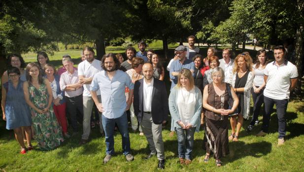 Presentación de los candidatos de En Marea, el pasado domingo en Santiago