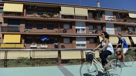 El nuevo paseo de Sants, pegado a los edificios