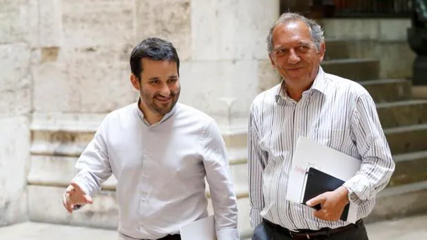 El conseller de Educación, Vicent Marzà, y el secretario autonómico, Miguel Soler